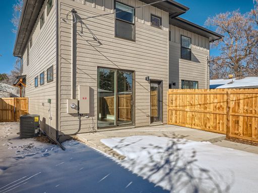 Listing photo thumbnail