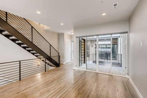 Listing photo thumbnail