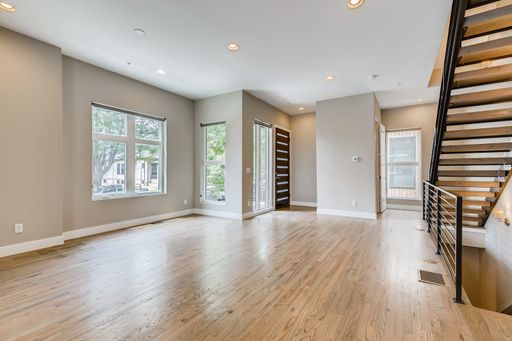 Listing photo thumbnail