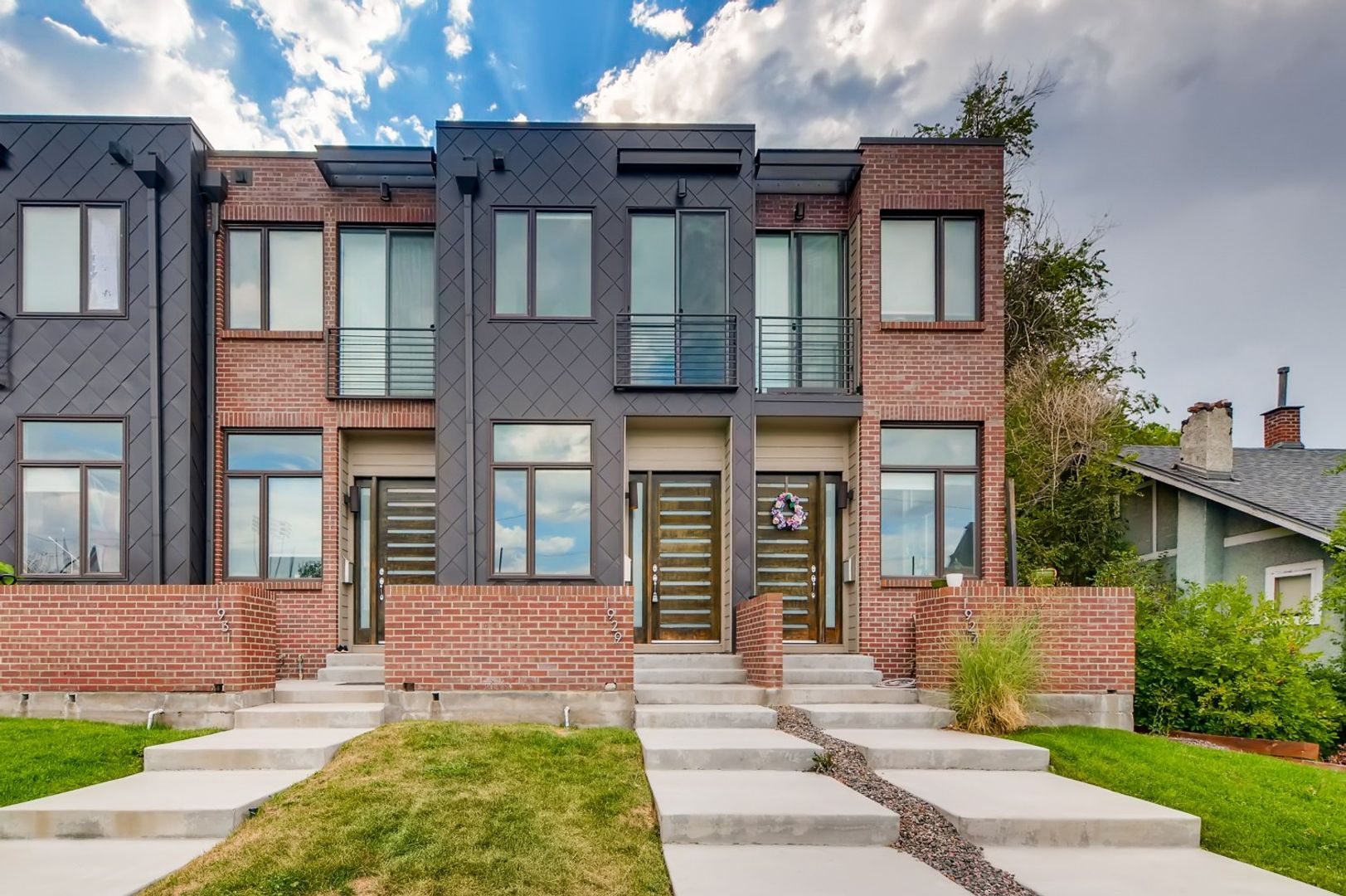 High Street Townhomes 3 bedroom unit with detached Garage and Yard