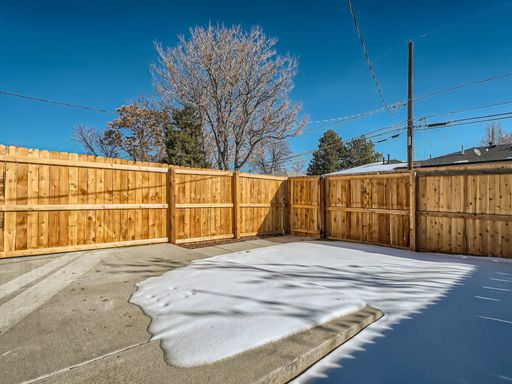 Listing photo thumbnail