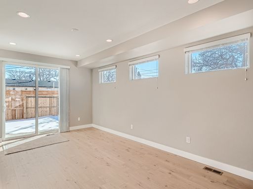 Listing photo thumbnail