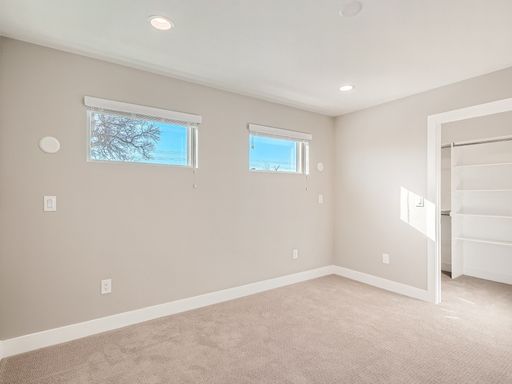 Listing photo thumbnail