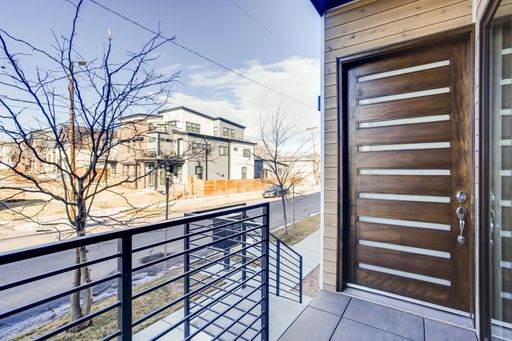 Listing photo thumbnail