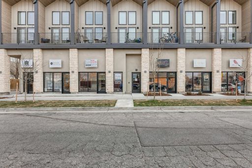 Listing photo thumbnail