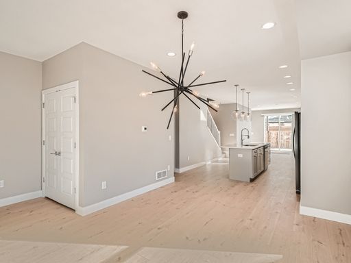 Listing photo thumbnail