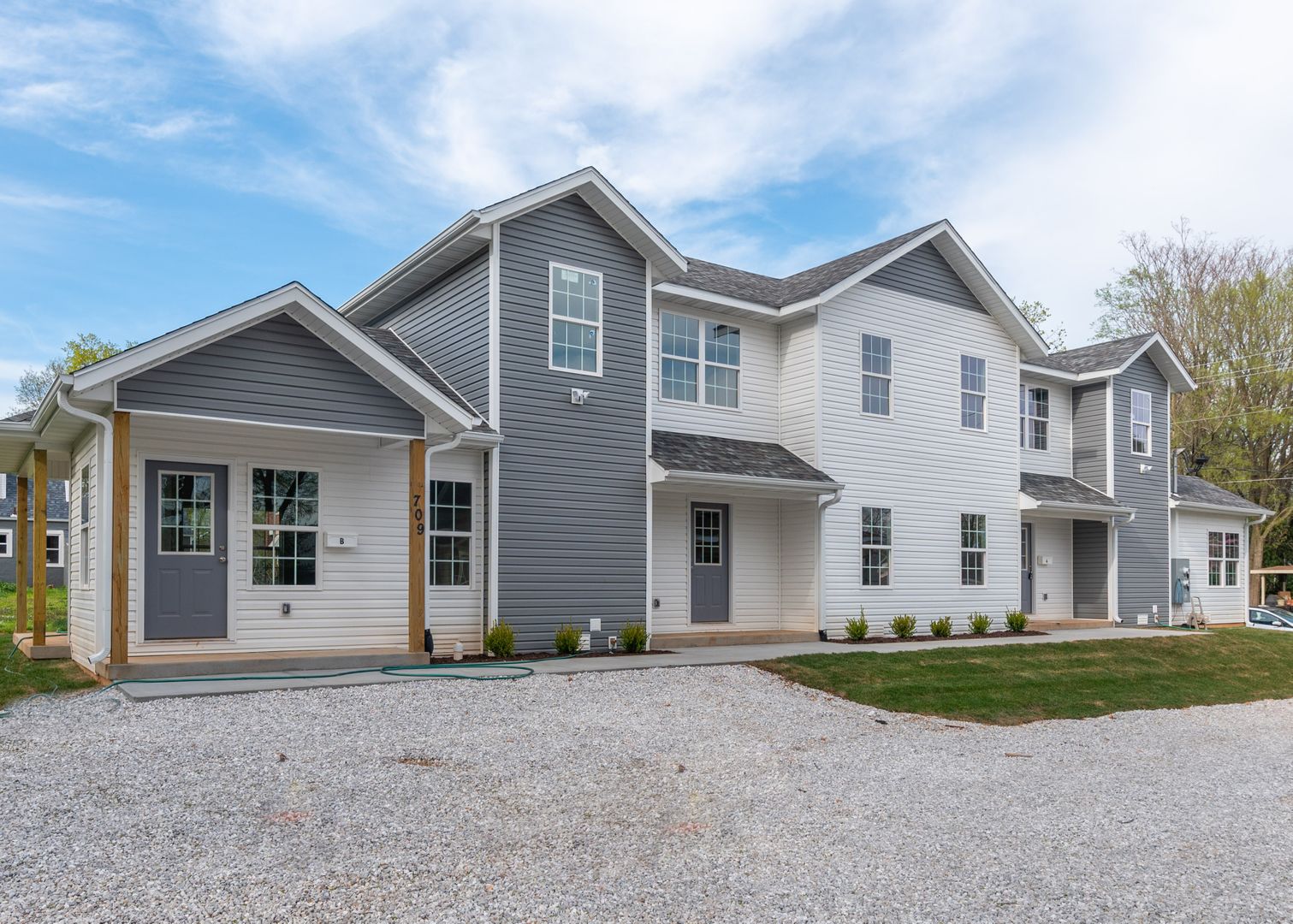 Springfield Apartment: 719 S. Main Ave