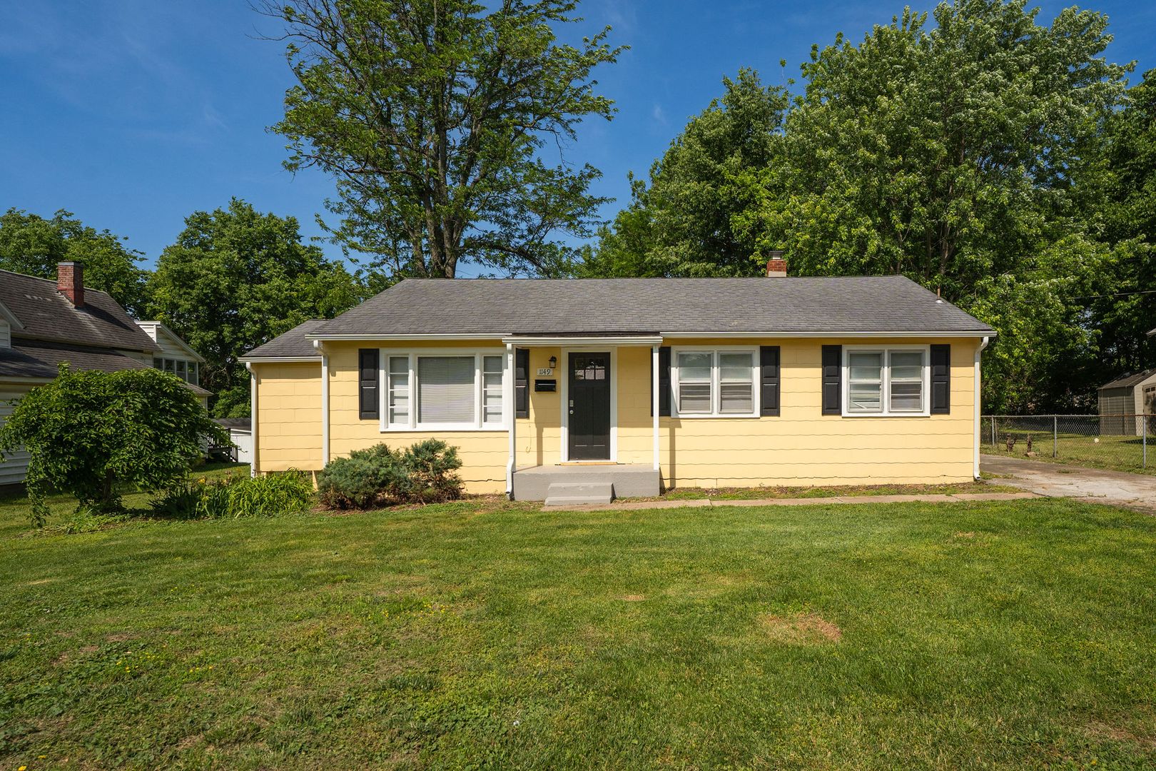 Springfield House: 1149 S Main Ave.