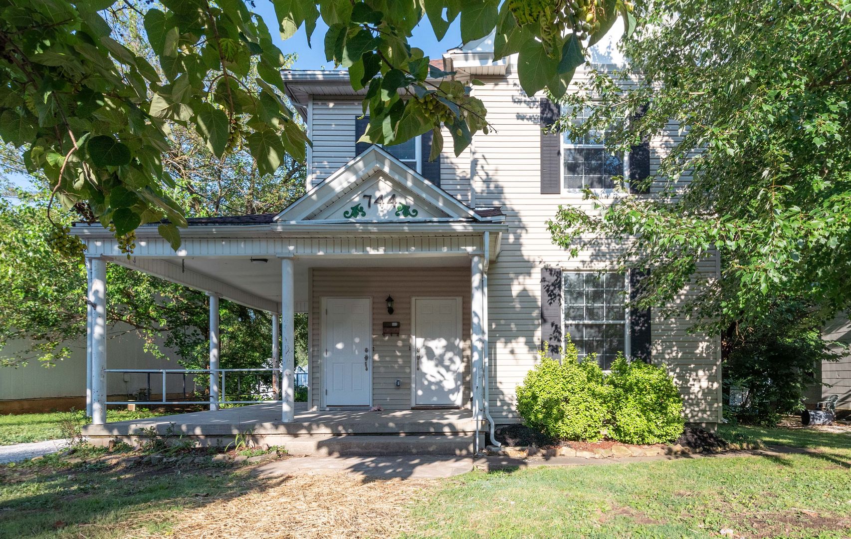 Springfield Apartment: 744 S Main Ave