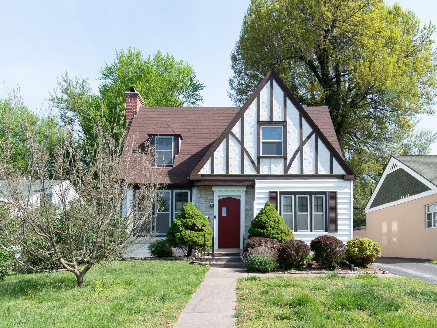 Springfield House: 509 E Bennett St
