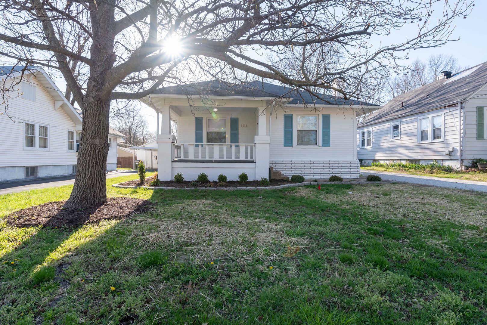 Springfield House: 1111 S Broadway Ave