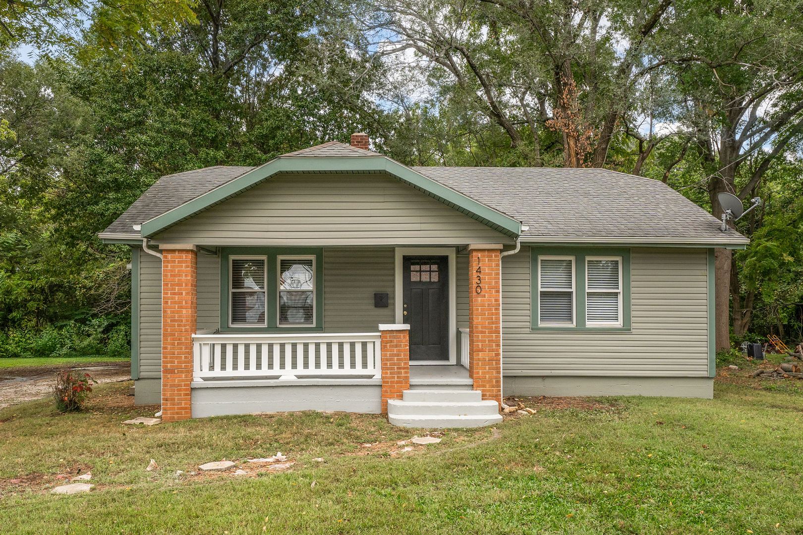 Springfield House: 1430 S Campbell Ave