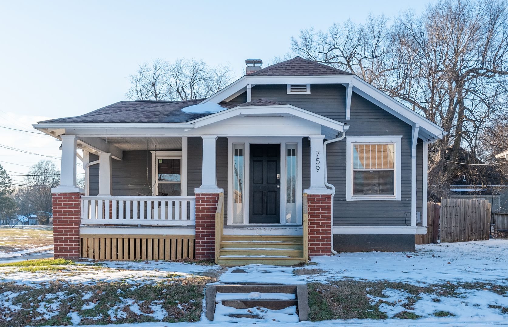 Springfield House: 759 S Market Ave