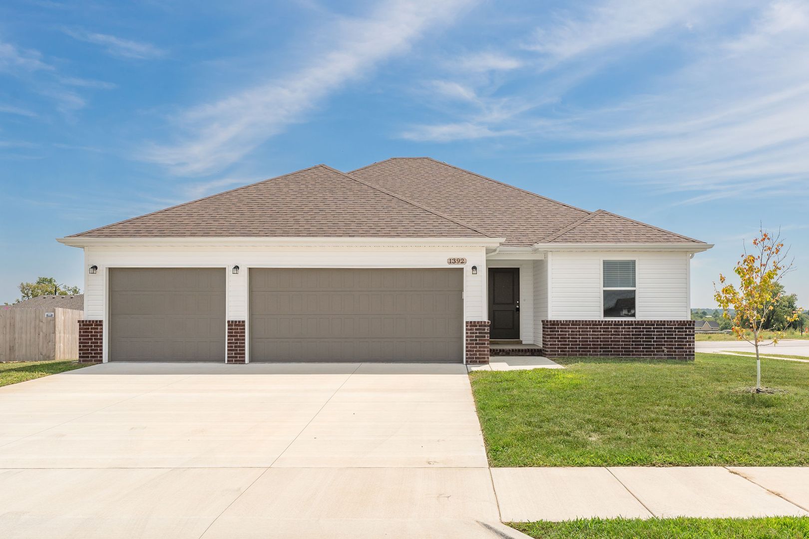 Republic House: 1392 E Perry St