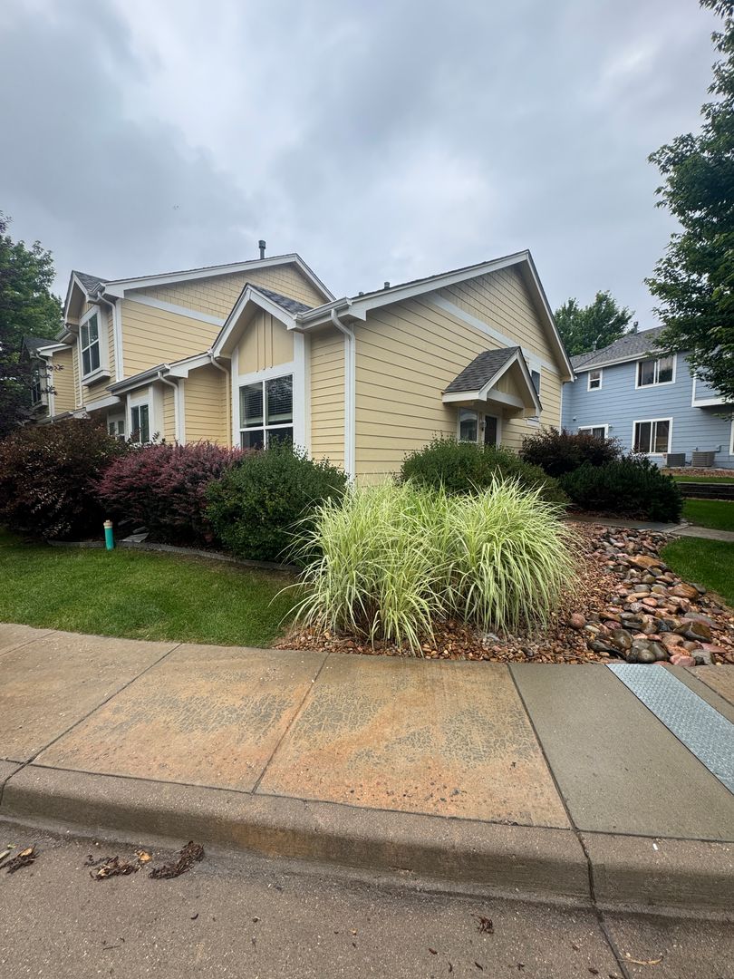 Fort Collins House: 6827 Autumn Ridge Dr