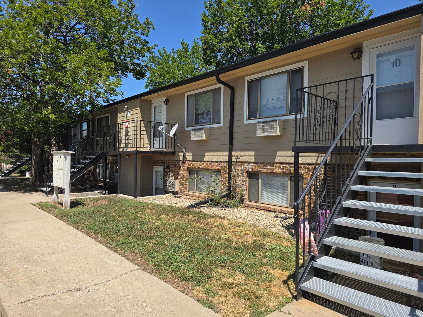 Loveland Apartment: 1428 S California Ave