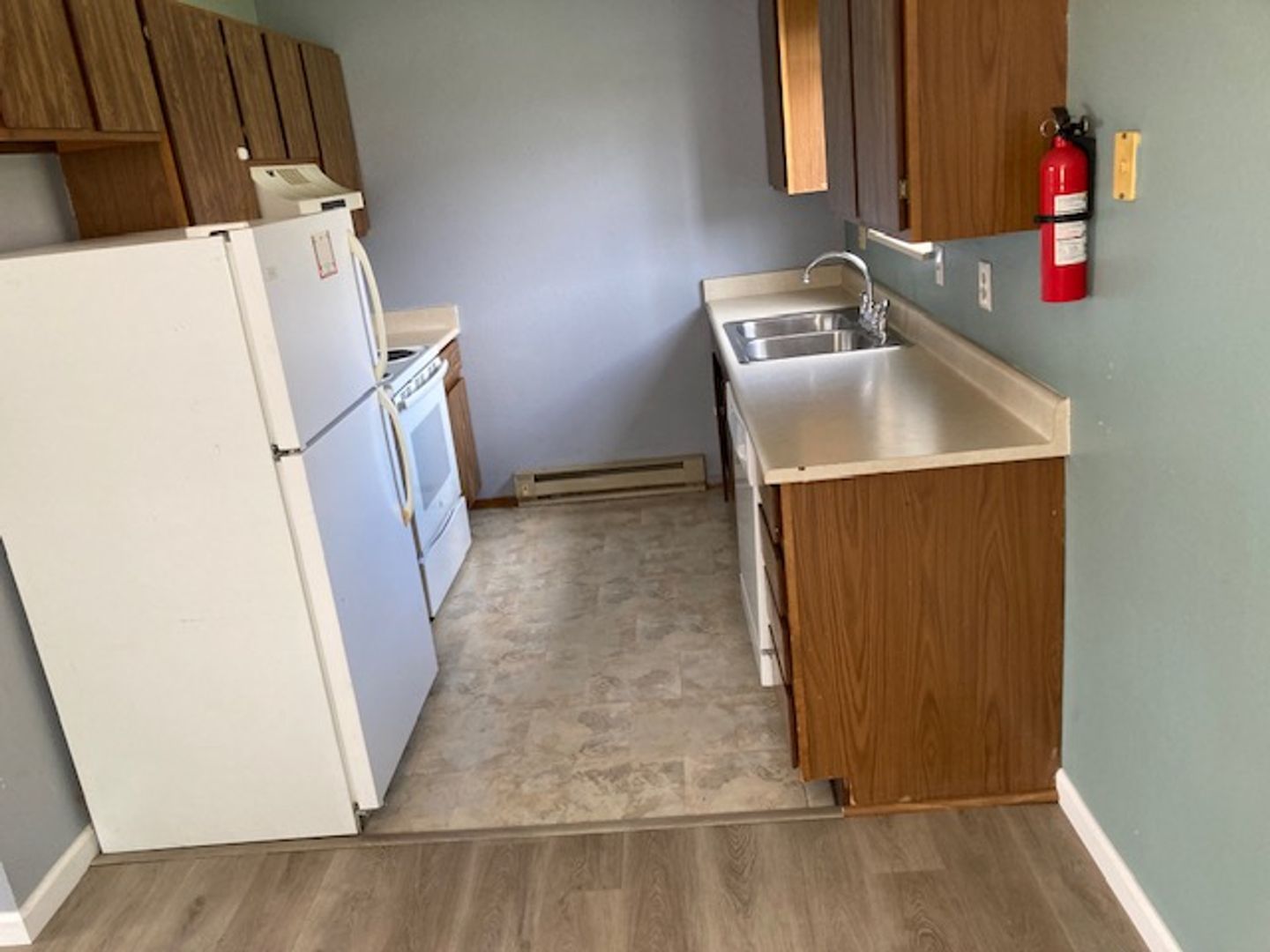 Windsor Apartment: 630 Cedar ST