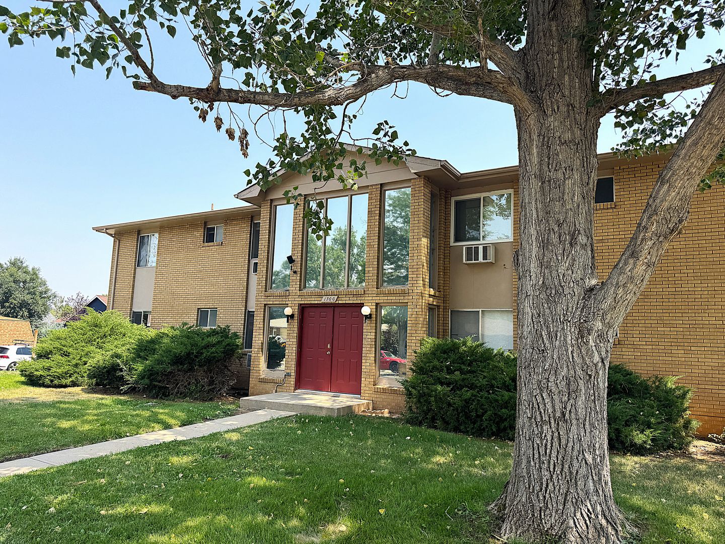 Fort Collins Apartment: 1700 Larch St.