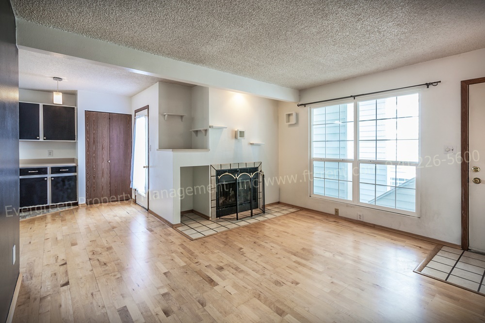 Fort Collins House: 1301 University Ave., #C301