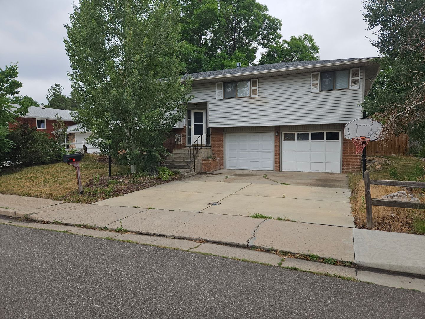 Loveland House: 2513 Fairplay Dr