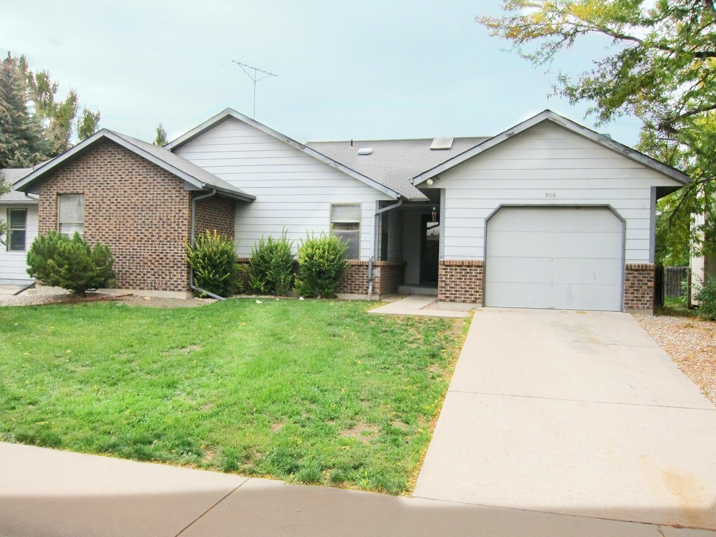 Fort Collins Apartment: 904-906 Camelot Ct.