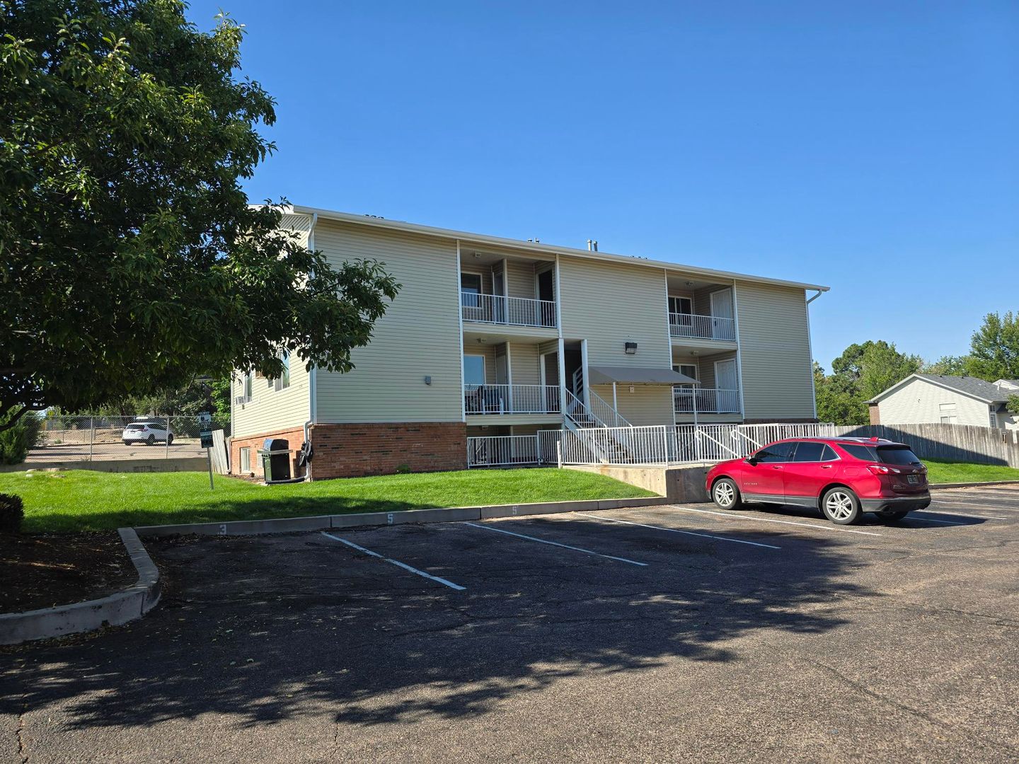 Greeley Apartment: 2153 27th Ave. Ct.