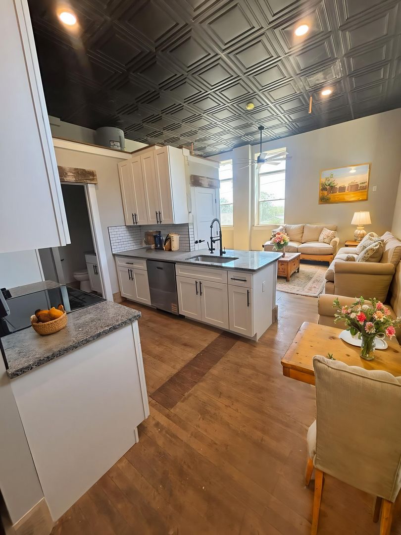 Frostburg Apartment: 69 Hill Street