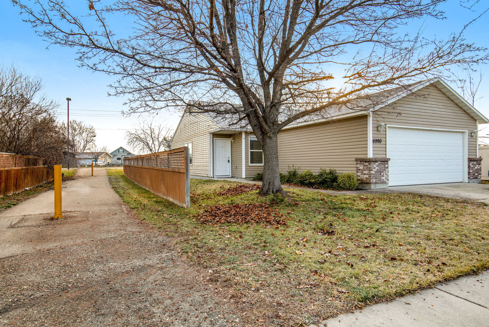 Boise House: 6990 S Boysenberry Ave