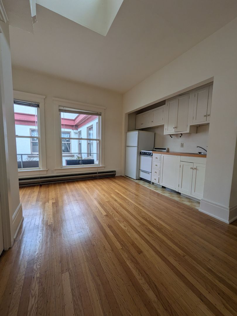 Seattle Apartment: 620 W Olympic Place