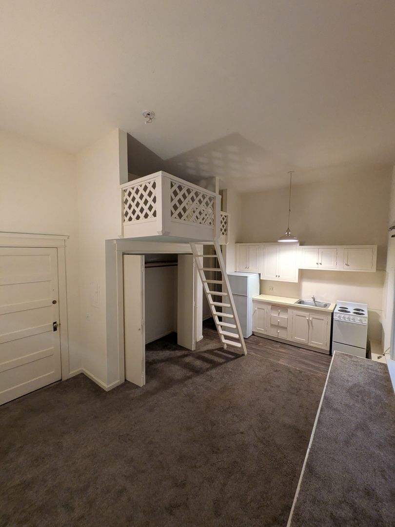 Seattle Apartment: 620 W Olympic Place