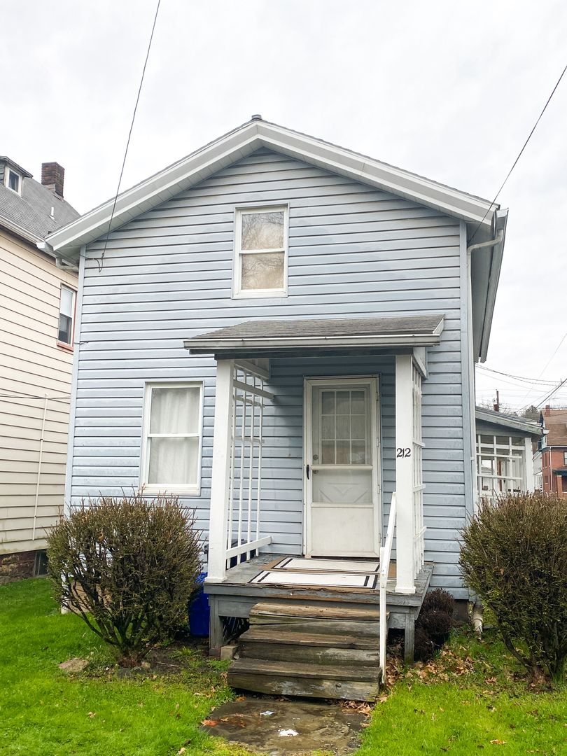 Butler House: 212 E Walnut Street