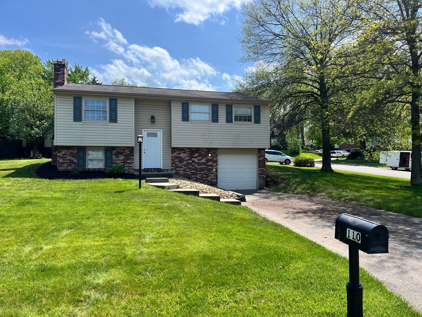 Cranberry Township House: 110 Leatherbark Rd
