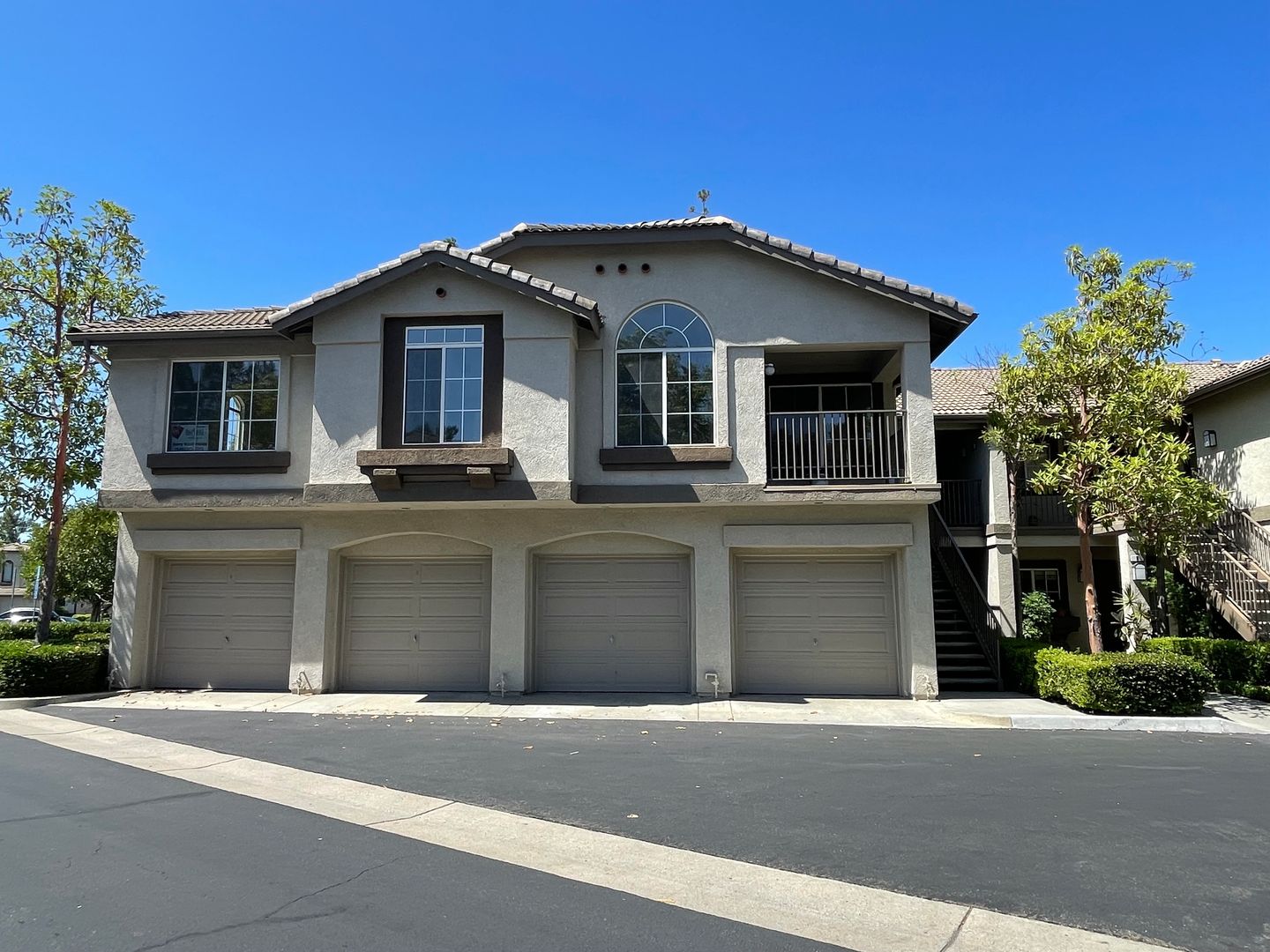 Lake Forest Condo: 10 Chaumont Circle