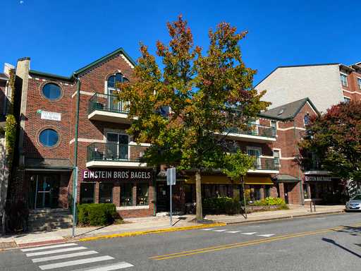 Location is everything at these spacious, luxury one-bedroom apartments! – photo 1