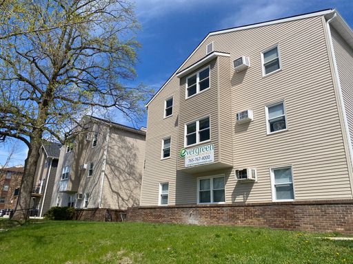 Individual Bedroom Lease in a Male under 21 Occupied Four-Bedroom Close to Campus!