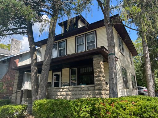 Three Bedroom House Minutes from Class – photo 1