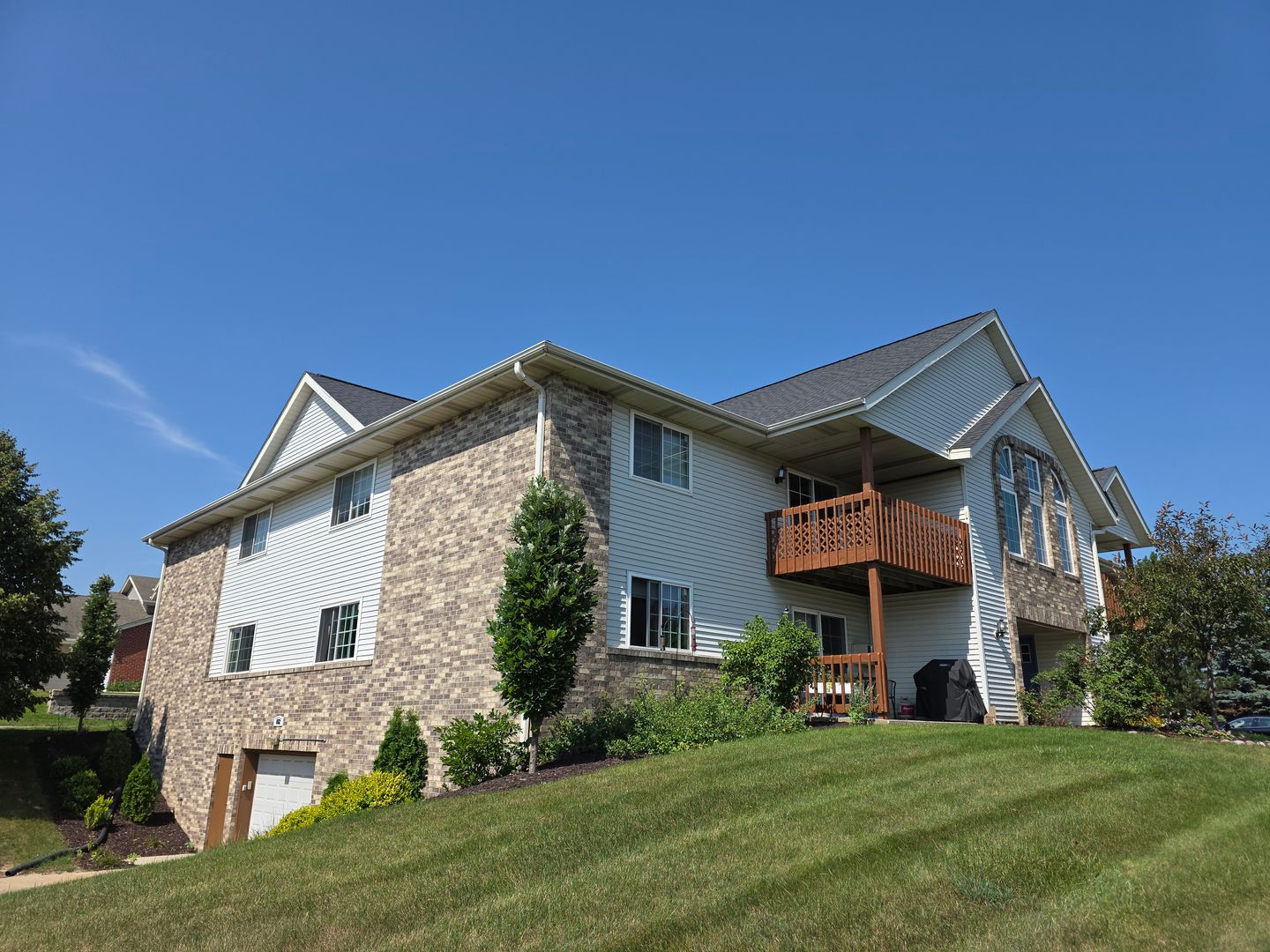 Pewaukee Apartment: 652 Westfield Way