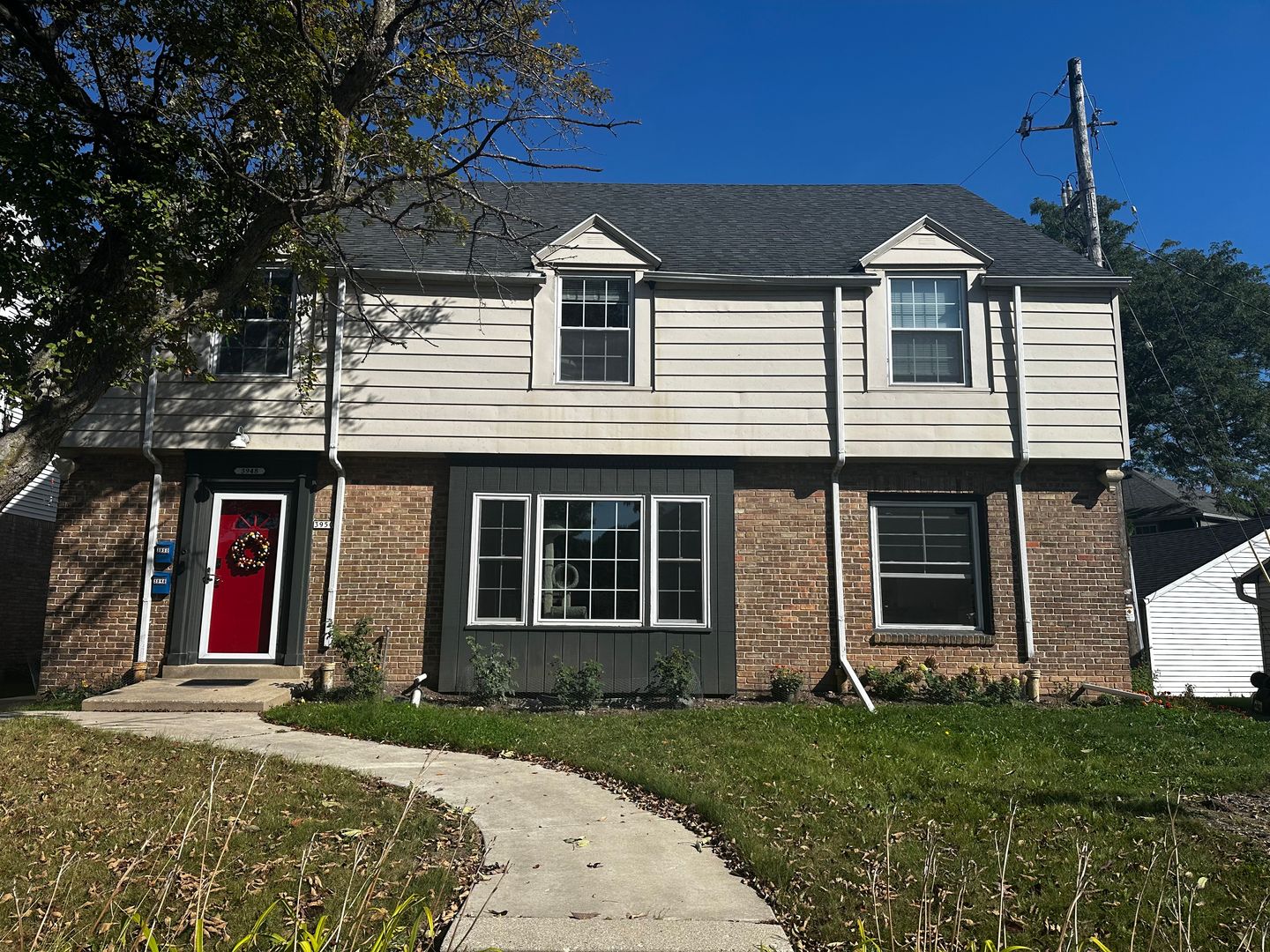 Shorewood House: 3950 N Downer Ave