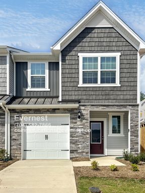 3 Bed, 2.5 Bath Townhome with Attached Garage and Modern Amenities / voucher accepted / Pet-friendly / Coming Soon!