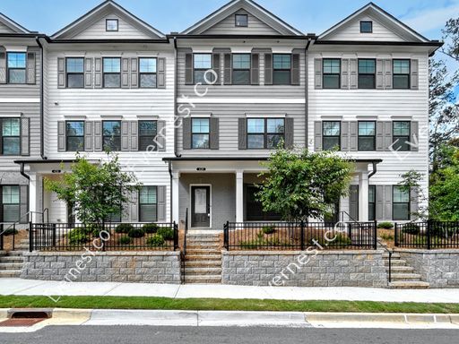 Lovely 3-Bedroom Townhouse with Modern Amenities / Pet-Friendly – photo 1