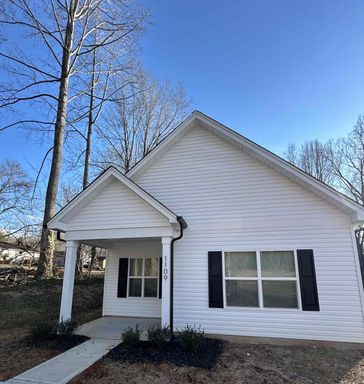 Adorable 3-Bedroom Home with Modern Comforts / Pet-Friendly / Vouchers Accepted / Available Now! – photo 1