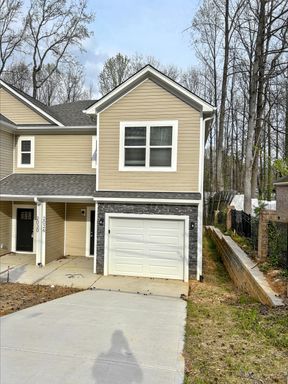 Beautiful 3-Bedroom Duplex with Modern Amenities / Pet-Friendly / Vouchers Accepted / Available Now for 50% OFF IN FIRST FULL MONTHS RENT!!! – photo 1