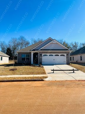 3 BED & 2 BATH / PETS ALLOWED!!! – photo 1