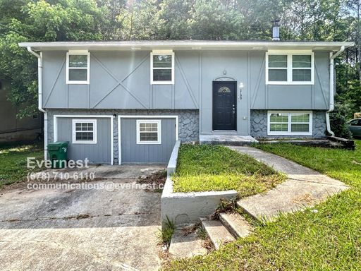 Spacious 5-Bedroom Home with Deck and Modern Comforts / Pet-Friendly / Available Now!