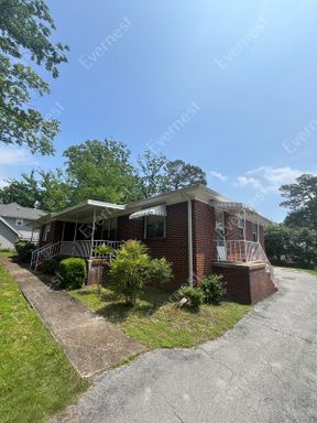 Charming 2-Bedroom Apartment Near Tennessee's First Shopping Center / Pet-Friendly / Available Now! – photo 1