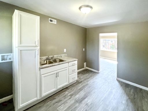 Cozy 2-Bedroom Apartment in Birmingham / Pet-Friendly / Vouchers Accepted / Available Now! – photo 1