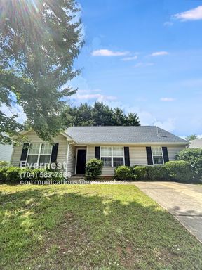 Charming 3-Bedroom Home with Fenced Yard and Great Location / Pet-Friendly / Vouchers Accepted / Available Now! – photo 1