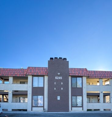 Modern Comfort Meets Las Vegas Living / 2 beds & 2 baths / Available Now! – photo 1