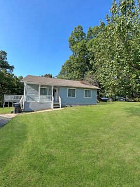 Charming 3-Bedroom Family Home with Modern Comforts / Pet-Friendly / Section 8 Accepted / Available Now!
