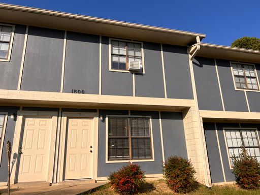 Charming 2-Bedroom Apartment with Modern Amenities and Great Location / Pet-Friendly / Vouchers Accepted / Available Now! – photo 1